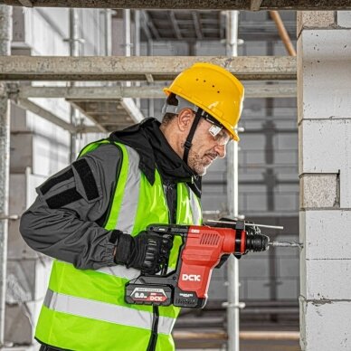 Akumuliatorinis bešepetėlinis perforatorius SDS+, 3,6J, 20V, KRH20V-28R2K, DCK (2x8,0Ah akumuliatorius, įkroviklis) 3 Akumuliatorinis bešepetėlinis perforatorius SDS+, 3,6J, 20V, KRH20V-28R2K, DCK (2x8,0Ah akumuliatorius, įkroviklis) 3