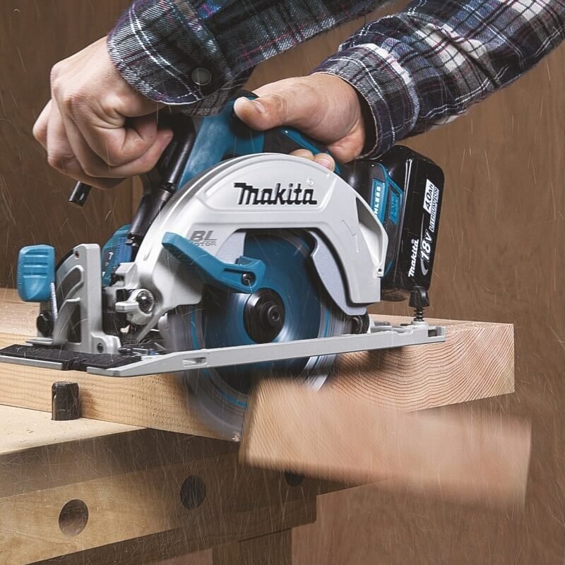 Akumuliatorinis diskinis pjūklas MAKITA DHS680Z 1 Akumuliatorinis diskinis pjūklas MAKITA DHS680Z 1