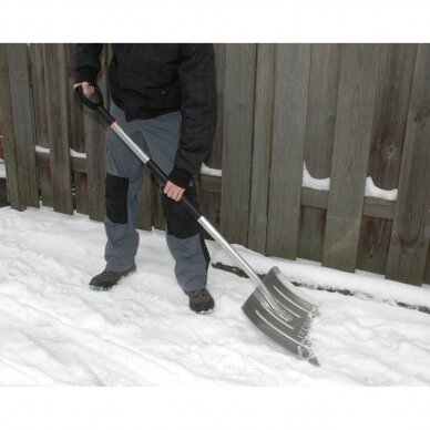 Lengvas sniego kastuvas Fiskars 1001636 1