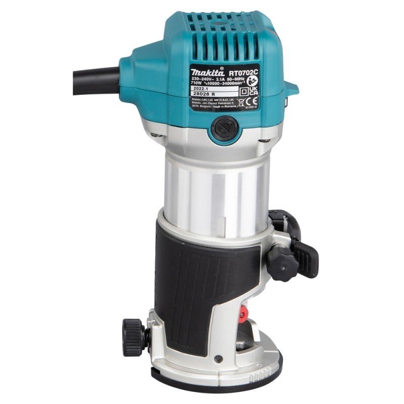 Vertikali freza MAKITA RT0702CJ su priedais 4 Vertikali freza MAKITA RT0702CJ su priedais 4